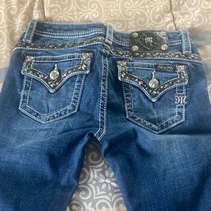 Miss Me jeans, like new! Girls size 16 skinny Jean. Fits a 2/4 ladies